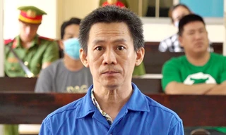 Chiếm đoạt tiền tỉ của cửa hàng xăng dầu sang Campuchia đánh bạc