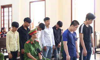 Nhóm thanh, thiếu niên vác mã tấu chém bạn để trả thù