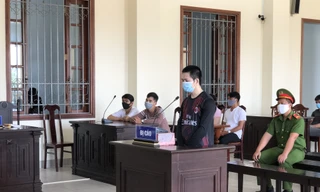 Nhân viên nhà hàng 5 sao bị đồng nghiệp đâm tử vong