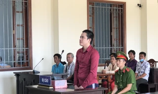 Nghịch tử giết mẹ, rồi tri hô rằng nạn nhân đã tự sát