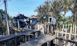 Sau tiếng nổ lớn, 7 căn nhà ở Châu Đốc bị thiêu rụi