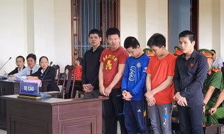 'Huyết chiến' dưới gầm cầu, nhóm côn đồ nhí lãnh án