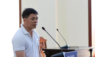 Mạo danh giảng viên đại học lừa 'chạy' biên chế công an, xin biển số đẹp