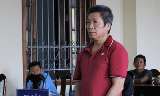 Mâu thuẫn hùn tiền, bị cáo dùng dao cứa cổ bạn nhậu