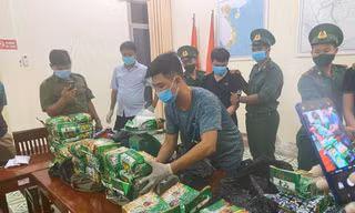 Vận chuyển 40kg ma túy bằng xuồng từ Campuchia về Việt Nam