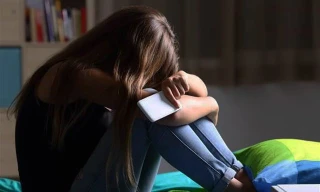 Dọa tung 'ảnh nóng', hiếp dâm bé gái 13 tuổi