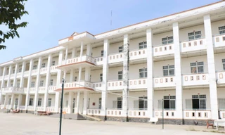 Bên trong nơi cách ly người về từ vùng dịch ở Trường quân sự TP Cần Thơ có gì?