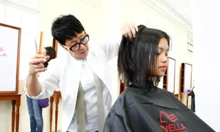 Thí sinh Top Model nước mắt lưng tròng vì phải cắt tóc