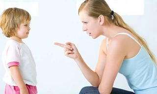 Ba mẹ nghiêm khắc, con dễ béo phì