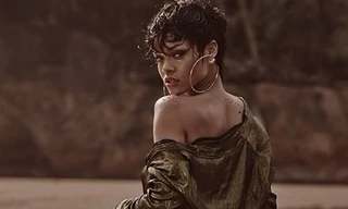 Rihanna “bốc lửa” trên bìa tạp chí Vogue