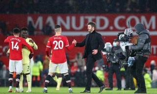 Carrick chia tay cầu thủ MU sau trận thắng Arsenal