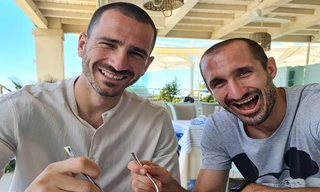 Bonucci châm chọc tuyển Anh