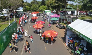 Tiền Phong Marathon 2021: Quảng trường Đại Đoàn Kết sôi động trước giờ G