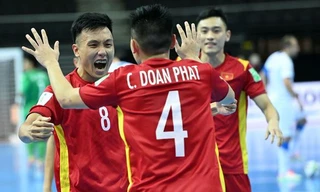 Châu Đoàn Phát ăn mừng bàn mở tỷ số vào lưới CH Czech trong trận cuối vòng bảng