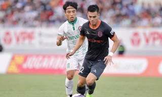 Treo còi trọng tài không thổi phạt đền cho CLB Nam Định 