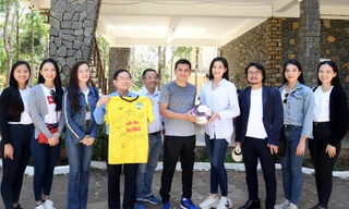 HLV Kiatisuk tiếp đón dàn Hoa hậu Việt Nam tại 'đại bản doanh' HAGL