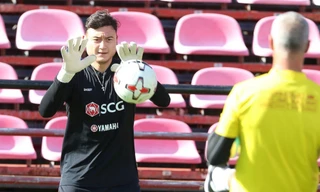 Văn Lâm đang gặp rắc rối về hợp đồng với Muangthong United.