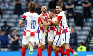 Croatia lách qua khe cửa hẹp vào vòng 1/8