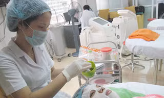 Đắp mặt nạ hàng ngày da dễ mẩn đỏ, ngứa rát