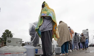 Du học sinh Việt tại Texas (Mỹ): Đun tuyết làm nước sinh hoạt, đốt củi để sưởi ấm