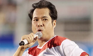 Ngọc Sơn: Diện nội y của mẹ, mua vui cho người