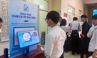 Ứng dụng trí tuệ nhân tạo để điểm danh tại ĐH Hội Sinh viên trường ĐH Công nghệ (ĐHQG Hà Nội)