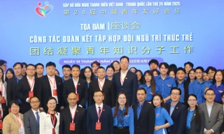 Thanh niên Việt - Trung hiến kế thu hút trí thức trẻ