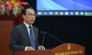 Thứ trưởng Bộ GD - ĐT Hoàng Minh Sơn.