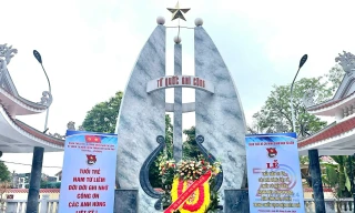 Tuổi trẻ Thủ đô thắp nến tri ân các Anh hùng liệt sĩ, chiến sĩ Điện Biên 