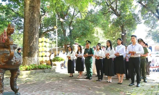 100 Thủ khoa 2024 báo công tại Hoàng thành: Tôn vinh tài năng trẻ Thủ đô