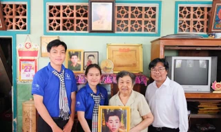 Sinh viên phục hồi di ảnh - Dựng lại dáng hình non sông