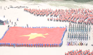 CLIP: Ngắm Phú Yên với biển xanh, cát trắng, nắng vàng