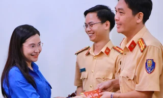 Lãnh đạo T.Ư Đoàn thăm và chúc Tết lực lượng CSGT tỉnh Bình Dương