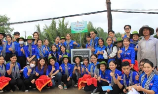 Chiến sĩ tình nguyện Mùa Hè Xanh ‘Gom nắng gửi yêu thương’