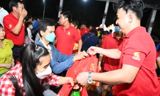 Ấm áp chương trình Tết sẻ chia - Năm Rồng khởi sắc