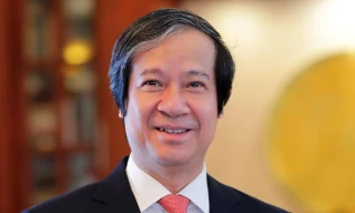 Bộ trưởng Bộ Giáo dục Đào tạo Nguyễn Kim Sơn.