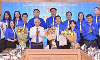 Thành lập Đoàn Thanh niên Mặt trận Tổ quốc, các đoàn thể Trung ương, với hơn 12.000 đoàn viên