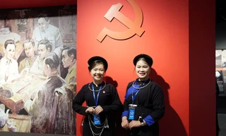 Hành trình về nguồn của đại biểu Giải thưởng Lý Tự Trọng tại Bảo tàng Lịch sử Quân sự Việt Nam