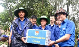 Thanh niên tình nguyện 'vượt nắng thắng mưa' hoàn thành nhiệm vụ được giao