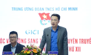 Ban Tổ chức chương trình chia sẻ tại họp báo.