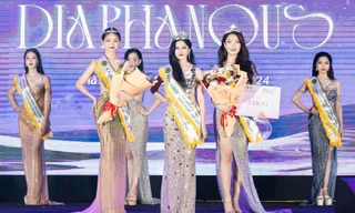 Ngắm sinh viên nông nghiệp thướt tha trong tà áo dài truyền thống