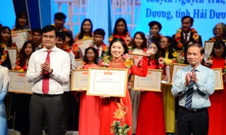 Tuyên dương 68 nhà giáo tiêu biểu trong Chương trình 'Chia sẻ cùng thầy cô'