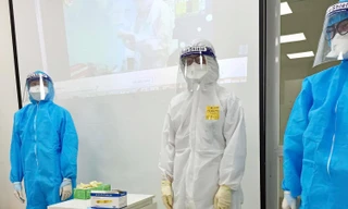 19 sinh viên trường ĐH Y tế Công cộng lên đường tới tâm dịch Bắc Giang.