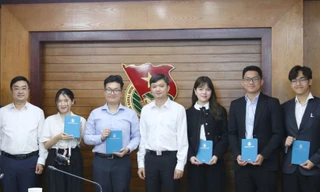 Hội Sinh viên Việt Nam tại Vương quốc Anh: Tăng cường phát triển Đảng, đẩy mạnh phong trào ‘Sinh viên 5 tốt’