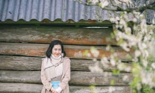 Vẻ đẹp của các 'nàng thơ' bên vườn mận 'trắng xoá'