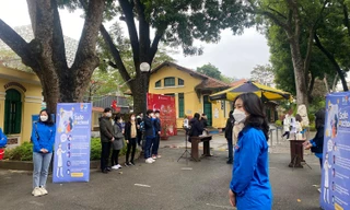 Phòng tuyến áo xanh đồng hành với học sinh, sinh viên trở lại trường học