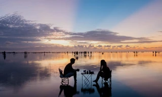 Giới trẻ đổ xô đi đón bình minh trên biển Thái Bình