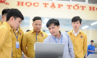 Sinh viên học nghề tại trường ĐH Sao đỏ. Ảnh: DƯƠNG TRIỀU