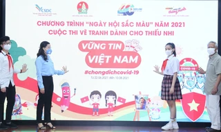 Thiếu nhi thi tài vẽ tranh đóng góp cho Quỹ vắc-xin phòng COVID-19