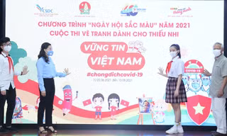 Thiếu nhi thi tài vẽ tranh đóng góp cho Quỹ vắc-xin phòng COVID-19
